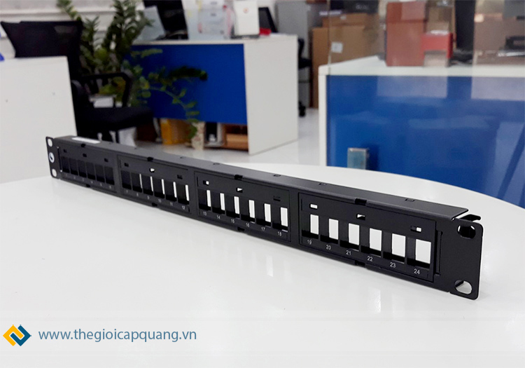 Patch Panel 24 Port Cat6 Commscope Chính Hãng, Giá Tốt